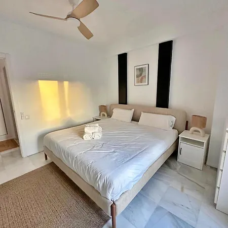 Marina 1bd Sea Views Club Access