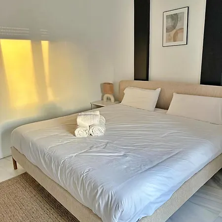 Marina 1bd Sea Views Club Access