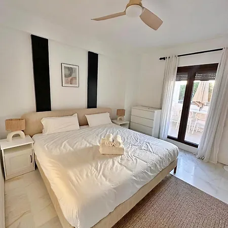 Marina 1bd Sea Views Club Access 아파트 마르베야