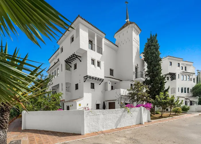 Marina 1bd Sea Views Club Access